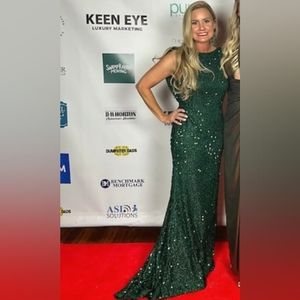 Dazzling Forest Green Mac Duggal cowl back sequin dress with train size 8.